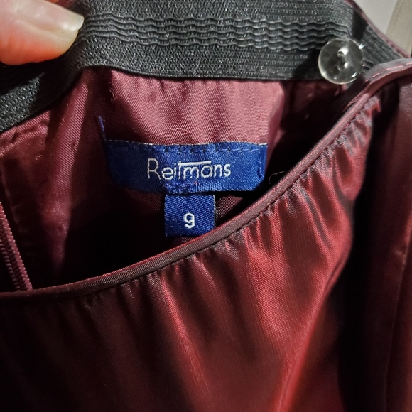 Burgundy Tiered Gown - Picture 4 of 7